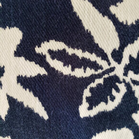 BANANA REPUBLIC, boyfriend cut blue and off-white floral jeans - Picture 11 of 11